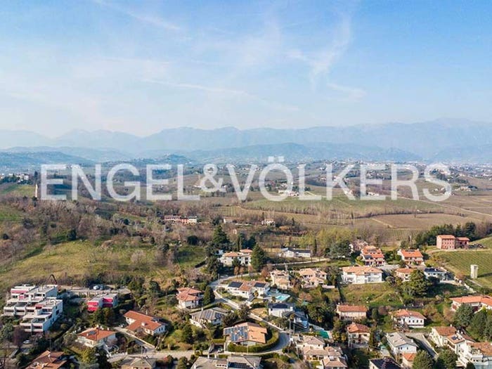 Casa con 6 locali in vendita in Via Maggio, Centro, Conegliano