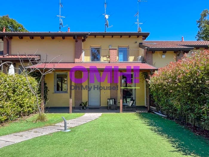 Casa trilocale in vendita in Via Brianza, Albavilla