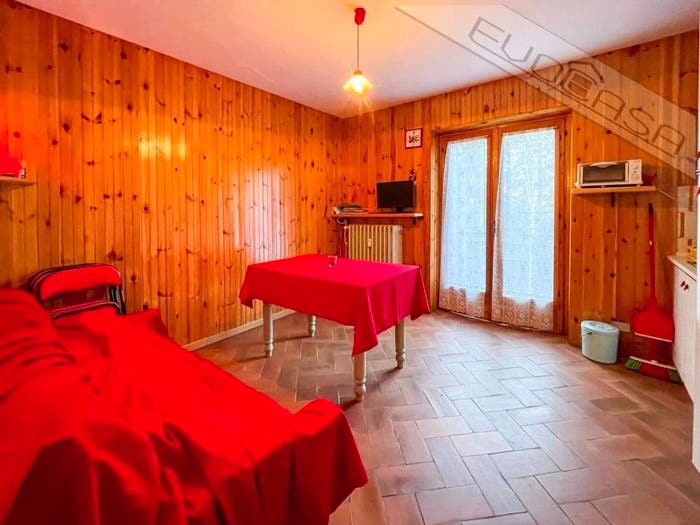Appartamento monolocale in vendita in Via Malzat No Number, Prali