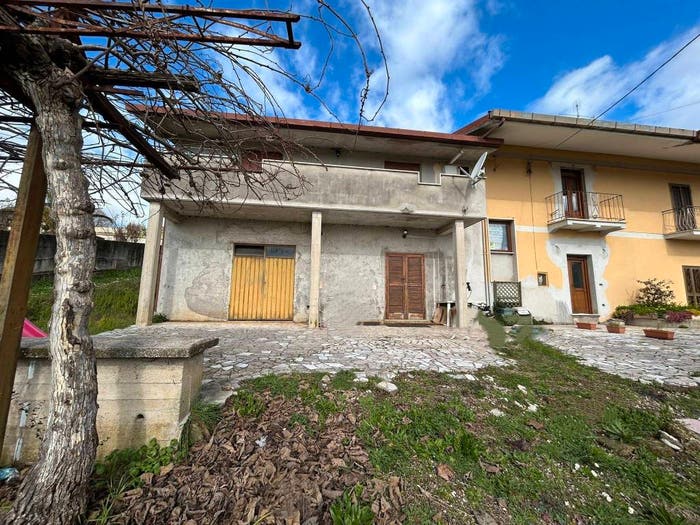 Casa con 6 locali in vendita in Via Colubro, Colubro, Artena
