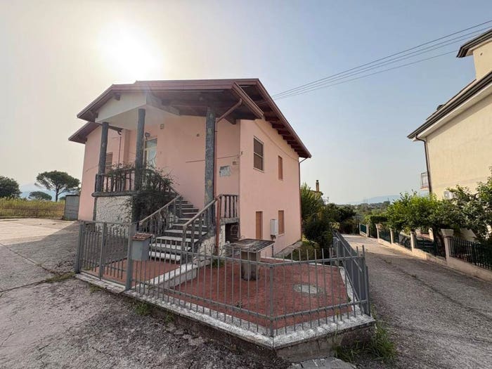 Casa con 6 locali in vendita in Via Ausonia Vecchia, Centro, Cassino