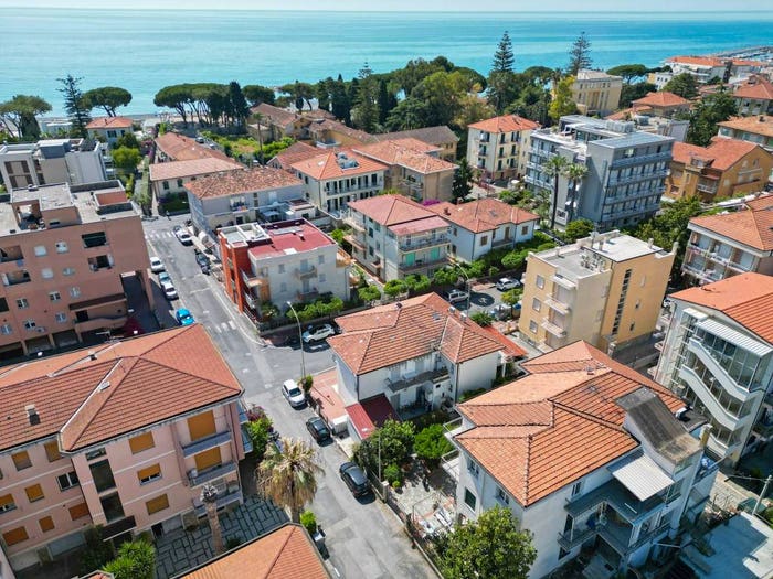 Appartamento trilocale in vendita in Centro, Diano Marina