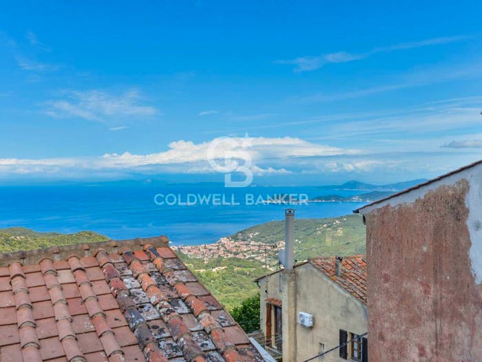 Appartamento quadrilocale in vendita in Via Santa Croce, Centro, Marciana