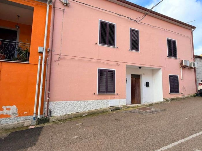 Appartamento con 6 locali in vendita in via Gramsci, Tula