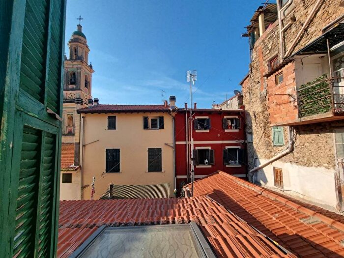 Appartamento trilocale in vendita in Via Volta, Centro, Camporosso