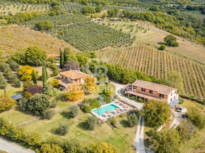 Casa con 6 locali in vendita in Via Volara, Montecchio
