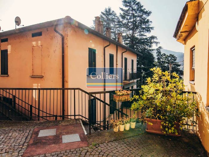 Appartamento trilocale in vendita in Via dei Villini, Villa Aprica, Como