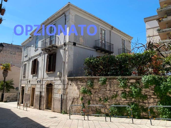 Appartamento con 5 locali in vendita in Via Renato Lorusso, Centro, Isernia