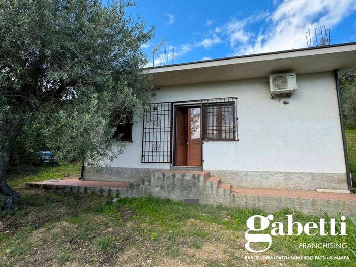 Casa quadrilocale in vendita in Contrada Fontanarame snc, Montagnareale