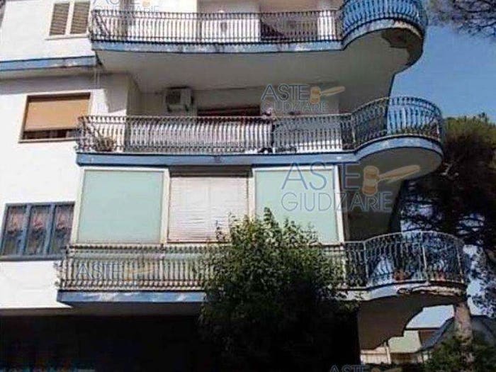 Appartamento con 6 locali in vendita in Via Villa Bisignano Napoli NA Italia, Barra, Napoli