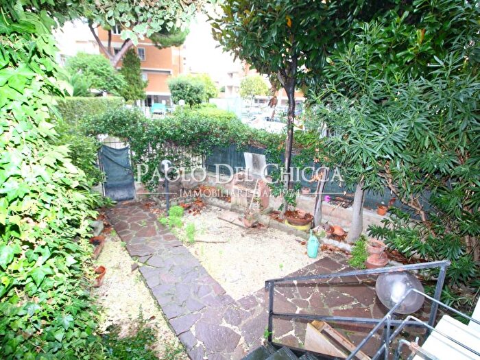 Appartamento quadrilocale in vendita in Via degli Scarronzoni, Ardenza, Livorno
