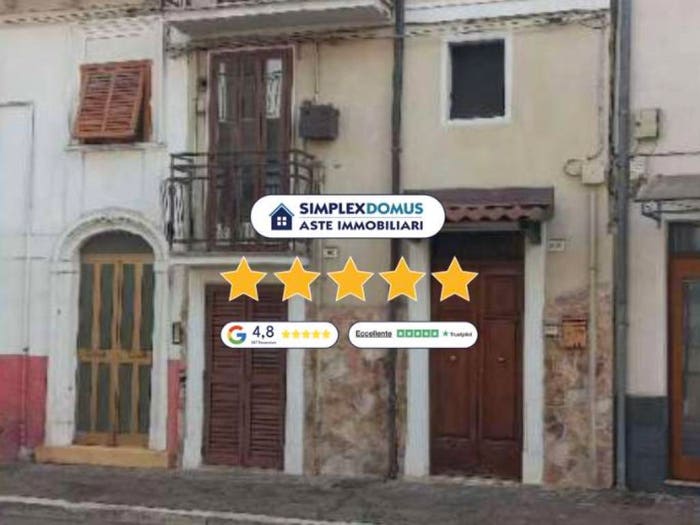 Appartamento con 6 locali in vendita in Via Antonio De Nino, Pratola Peligna