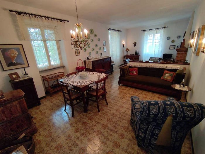 Casa con 6 locali in vendita in Via Priarona, Cremolino
