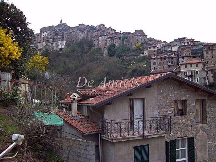 Appartamento trilocale in vendita in Via San Antonio, Centro, Apricale