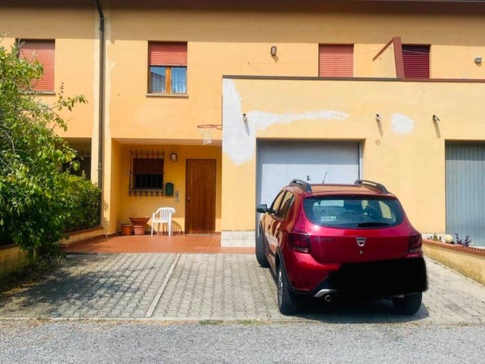 Casa con 6 locali in vendita in Centro, Lucignano