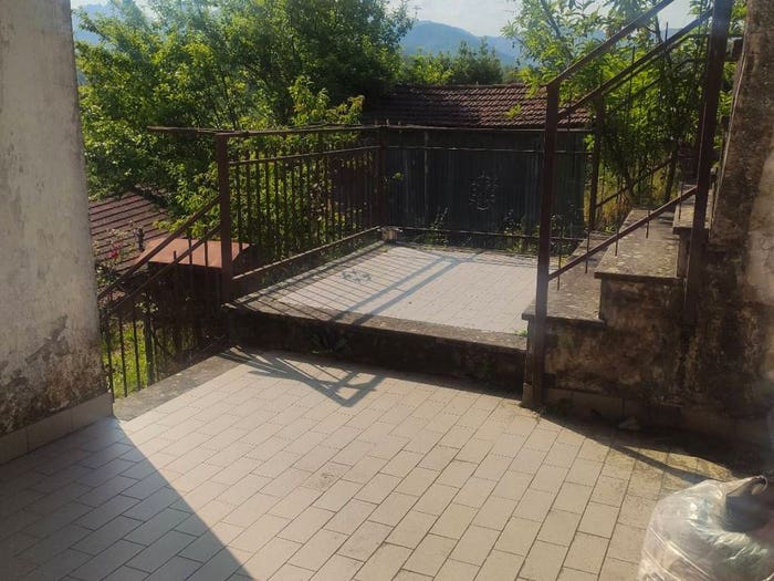 Casa con 6 locali in vendita in Via Pomarino, Aulla