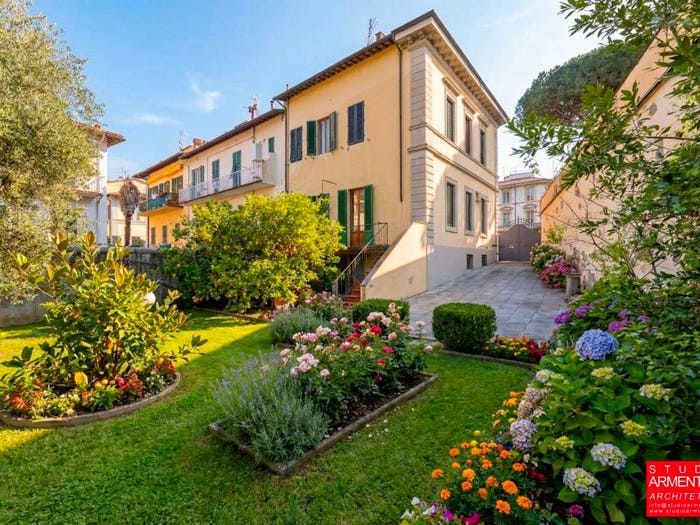 Casa con 6 locali in vendita in Viale Edmondo De Amicis, Campo di Marte, Firenze