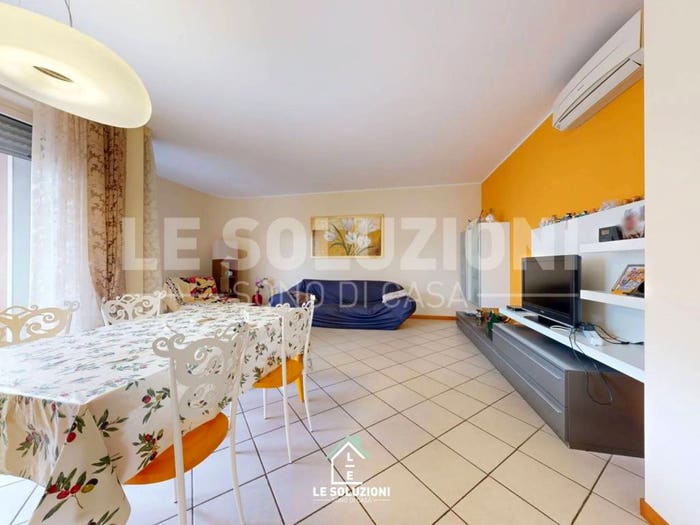 Appartamento quadrilocale in vendita in Via Pasubio, Putignano