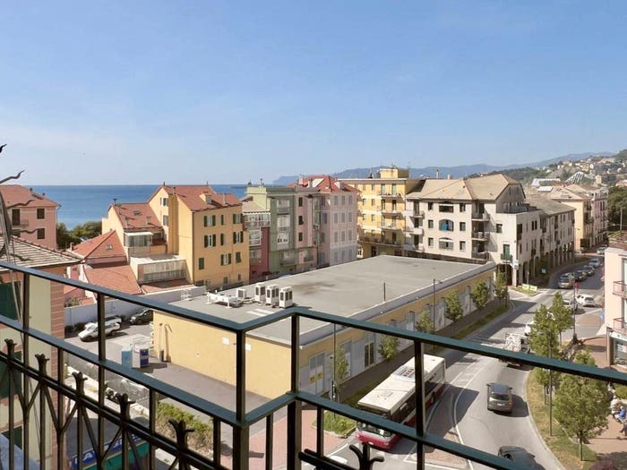 Casa trilocale in vendita in Corso Ferrari, Centro, Albisola Superiore