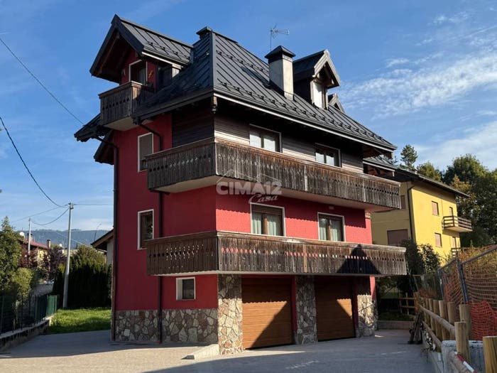 Appartamento con 6 locali in vendita in Via G Bertacchi, Centro, Asiago