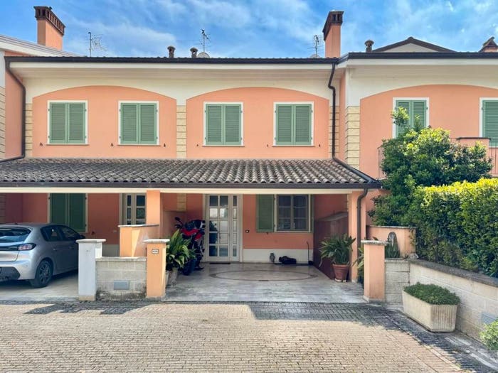 Casa con 6 locali in vendita in Via Torre, Porcari