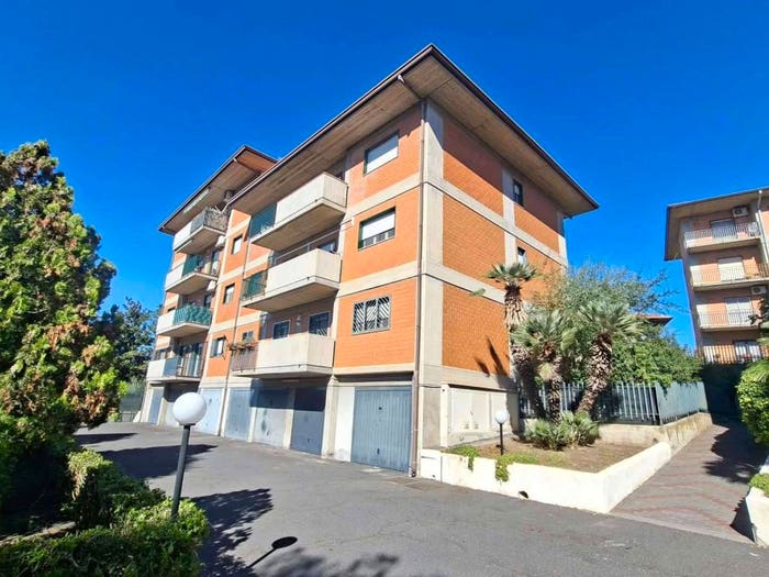 Appartamento con 5 locali in vendita in via Santa Elia, Centro, Gravina di Catania
