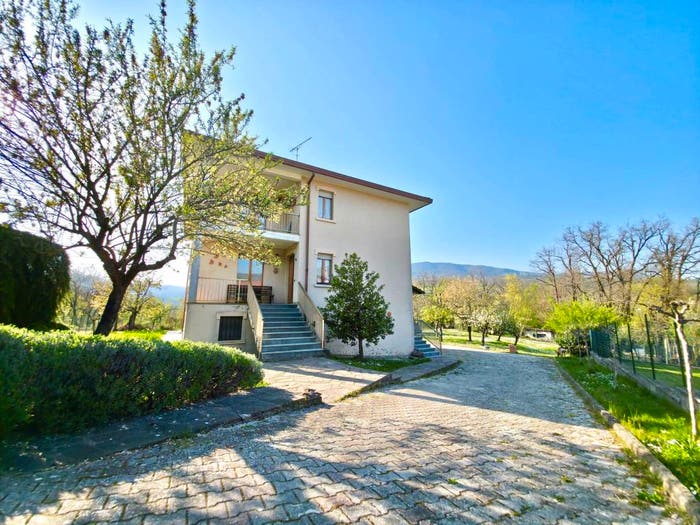 Casa con 6 locali in vendita in Località ArdaOneto, Morfasso