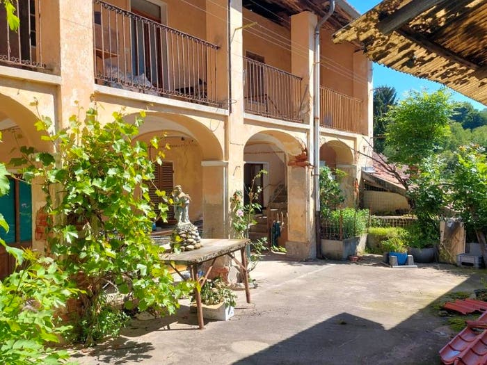 Casa con 6 locali in vendita in Via Maestra, Netro