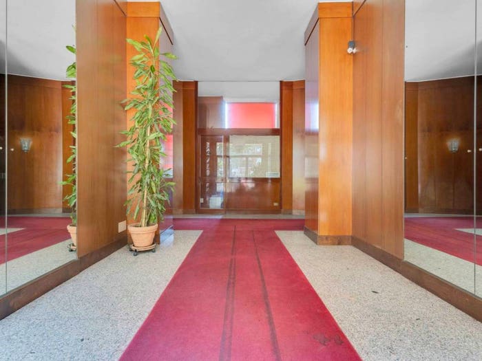 Appartamento trilocale in vendita in Viale Liguria, Famagosta, Milano