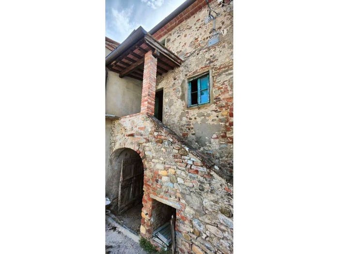 Casa quadrilocale in vendita in Via Vittorio Veneto, Laterina Pergine Valdarno