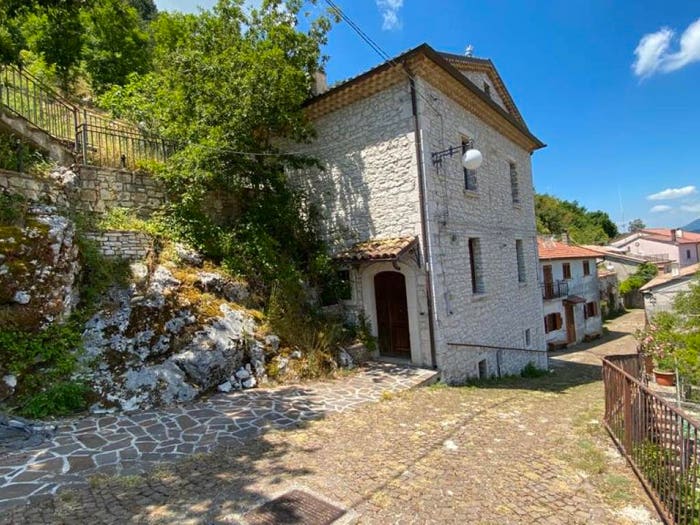 Casa quadrilocale in vendita in Via Costa Ospedale, Centro, Carovilli