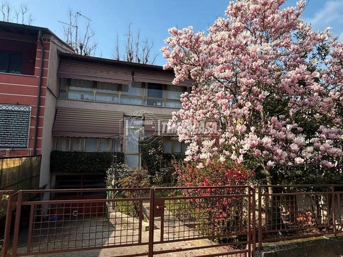 Casa trilocale in vendita in Via Manini, Semicentro, Crema