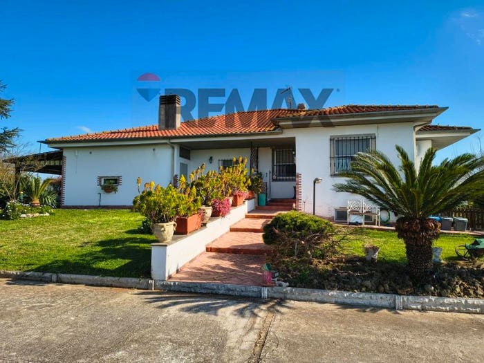 Casa con 6 locali in vendita in Via Urano, Torre del Padiglione Carano, Aprilia