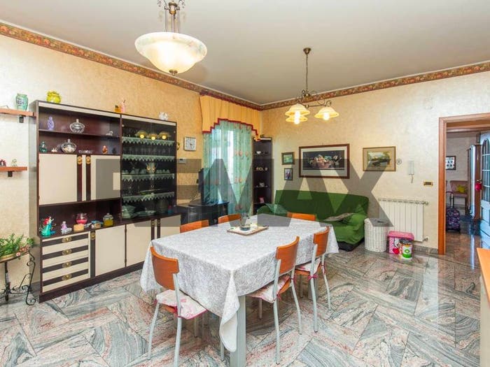 Appartamento quadrilocale in vendita in Via Vincenzo Bellini, Centro Storico, Acireale