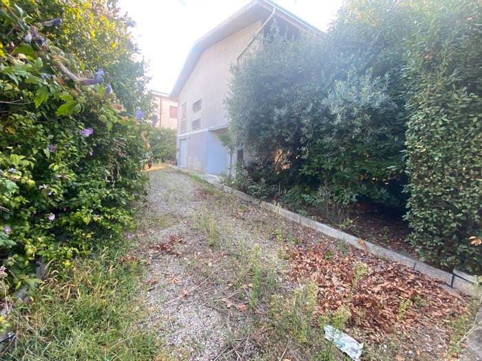 Casa con 6 locali in vendita in Centro, Mirandola