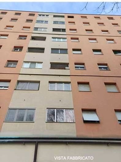Appartamento quadrilocale in vendita in Via Benjamin Constant, Quarto Cagnino, Milano