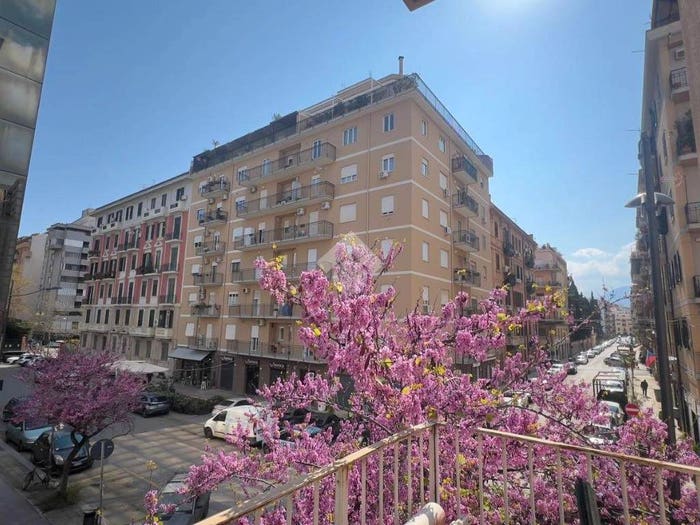 Appartamento trilocale in vendita in Via Ugo Foscolo, Libertà Villabianca, Palermo