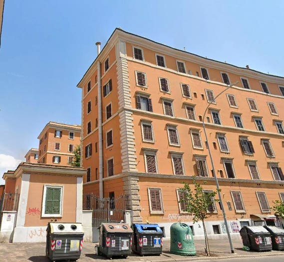Appartamento trilocale in vendita in Via Monza, San Giovanni, Roma