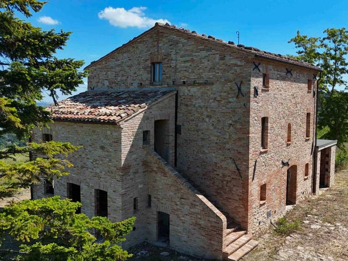 Casa con 6 locali in vendita in Via Roma, Centro, Montedinove