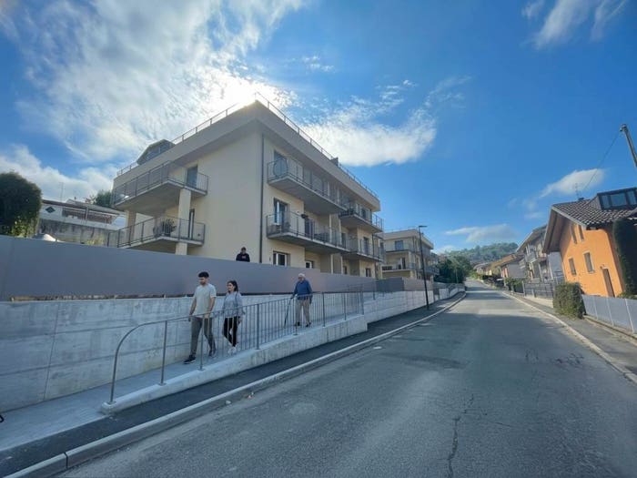 Appartamento trilocale in vendita in Strada Vedetta, Corso Langhe Moretta Corso Cortemilia, Alba