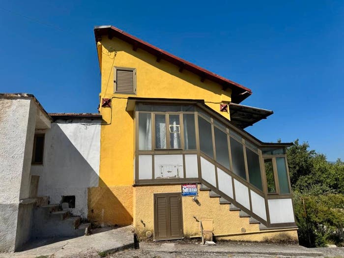 Casa quadrilocale in vendita in via Pietranegra, Lettomanoppello