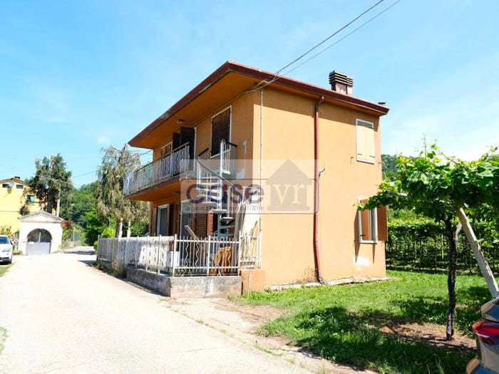 Casa con 5 locali in vendita in Via Fitto, Vestenanova