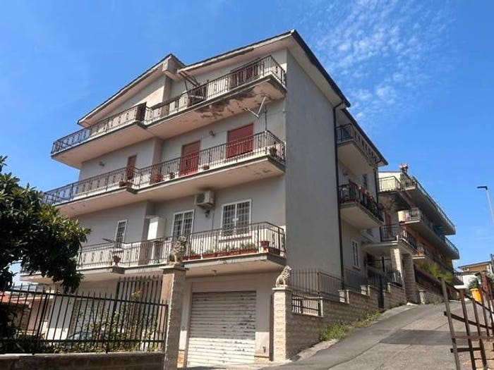 Appartamento trilocale in vendita in Via Giovanni Pascoli, Centro, Marcellina
