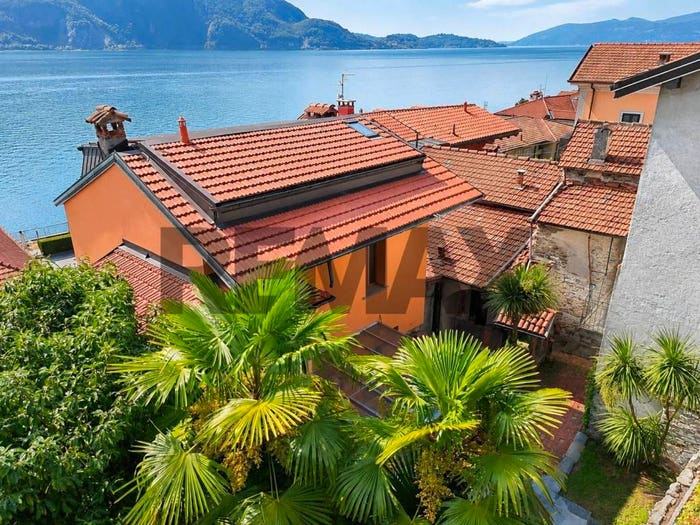 Casa con 5 locali in vendita in Via Alessandro Volta, Centro, Ghiffa
