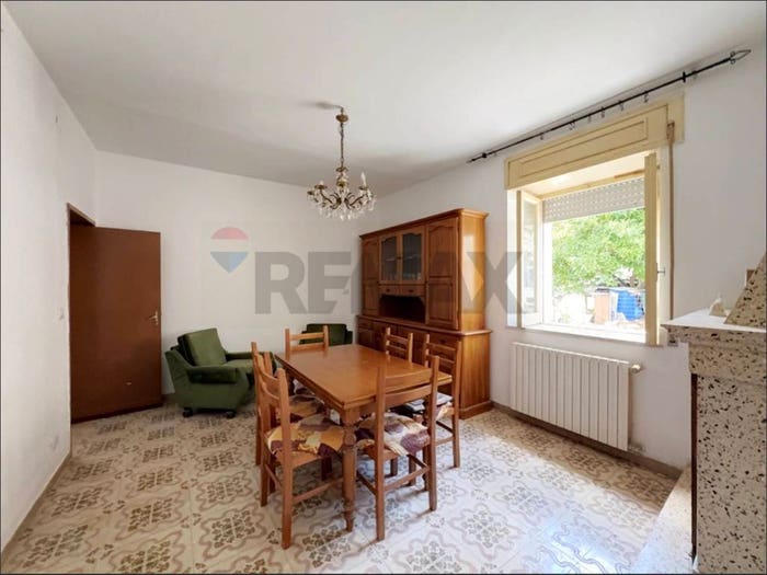 Casa con 5 locali in vendita in Via IV Novembre, Guastameroli, Frisa