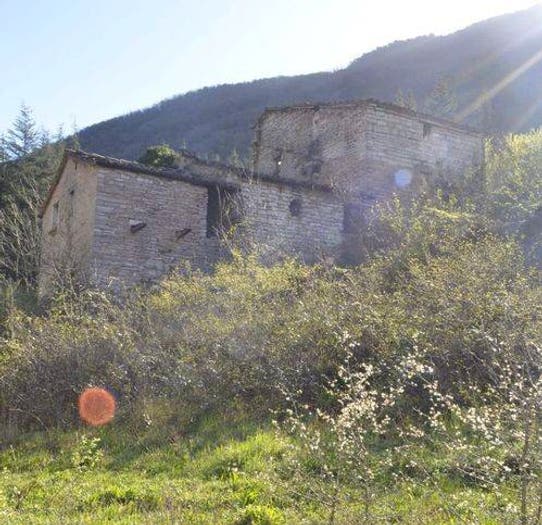 Casa con 6 locali in vendita in Case Sparse Naro Cagli Pu, Cagli