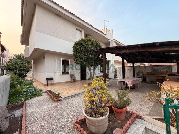 Casa con 6 locali in vendita in Via Guglielmo Pepe, Nizza di Sicilia