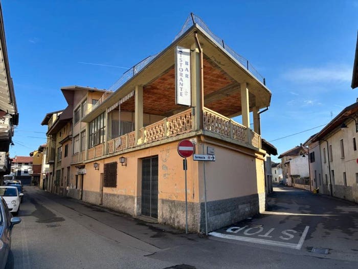Casa con 6 locali in vendita in via Giacomo Matteotti, Salassa