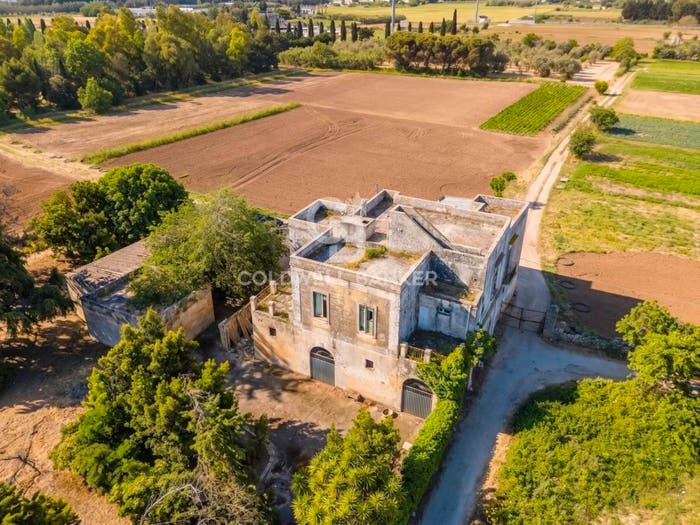 Casa con 6 locali in vendita in Via Capograsso, Lequile