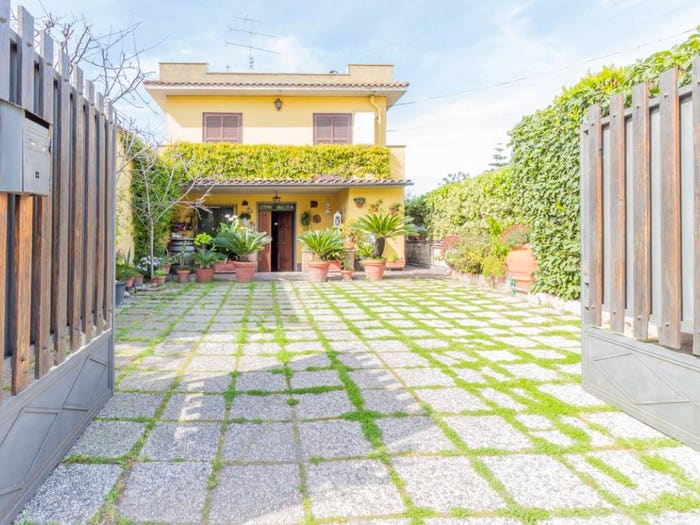 Appartamento trilocale in vendita in Via Nettunense, Cecchina, Albano Laziale